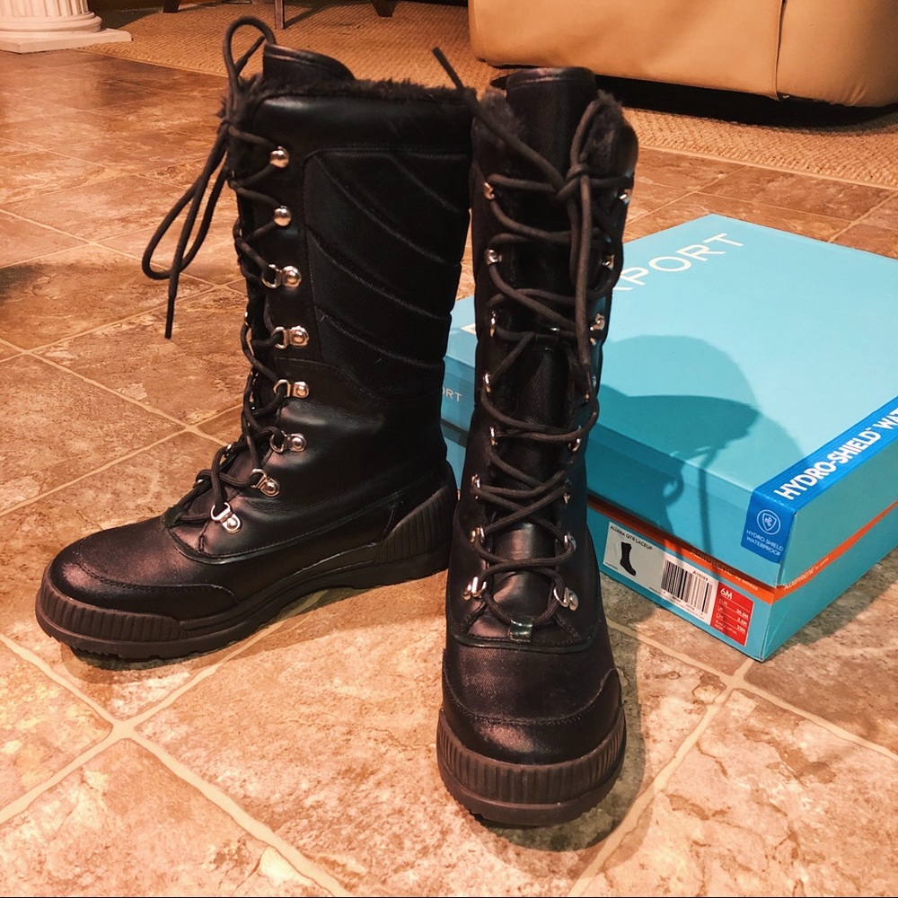 NEW IN BOX Winter Boots